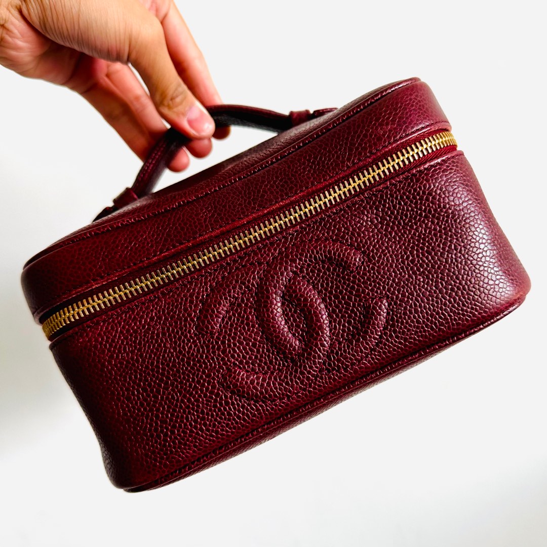 STEAL ❤️ Chanel Maroon Burgundy GHW Caviar Giant CC Logo Wide Horizontal Vanity  Case Vintage Top Handle Bag 2s Authentic, Luxury, Bags & Wallets on  Carousell