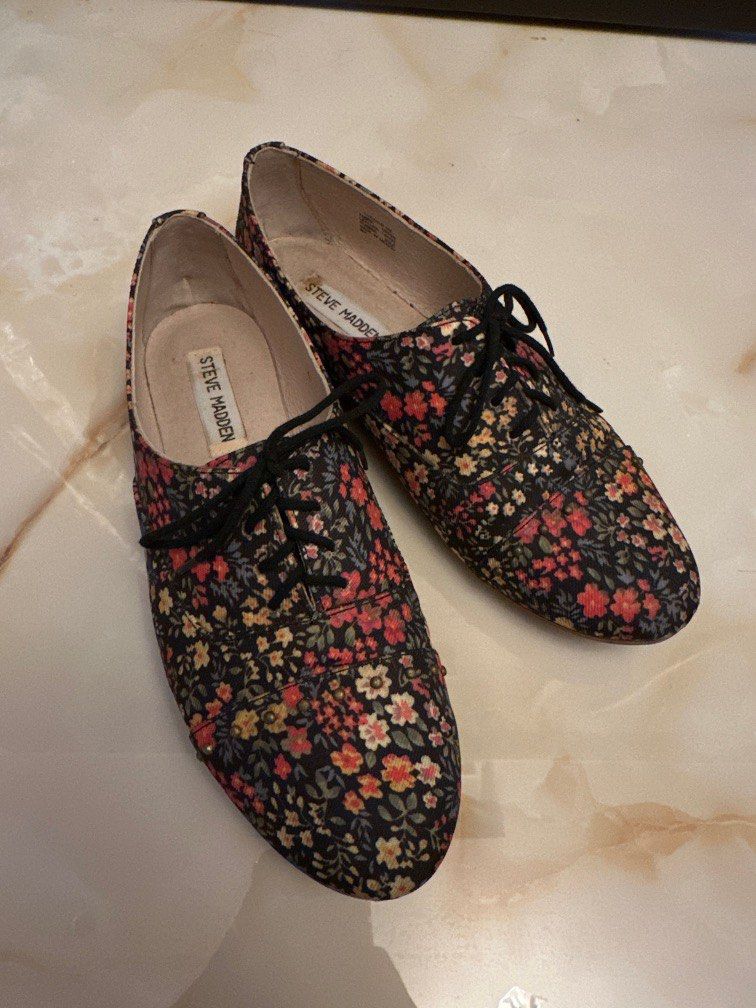 Steve madden hotsell floral wedges