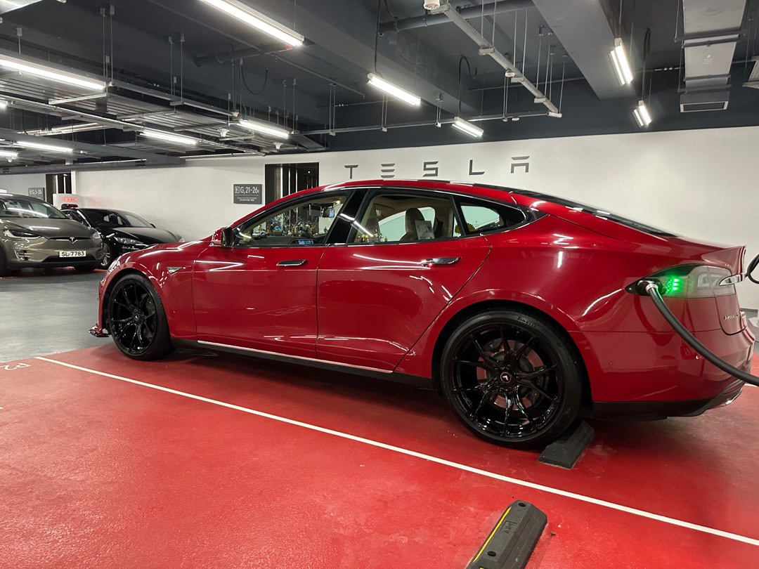 Tesla Model S 70 Auto62863173875457112