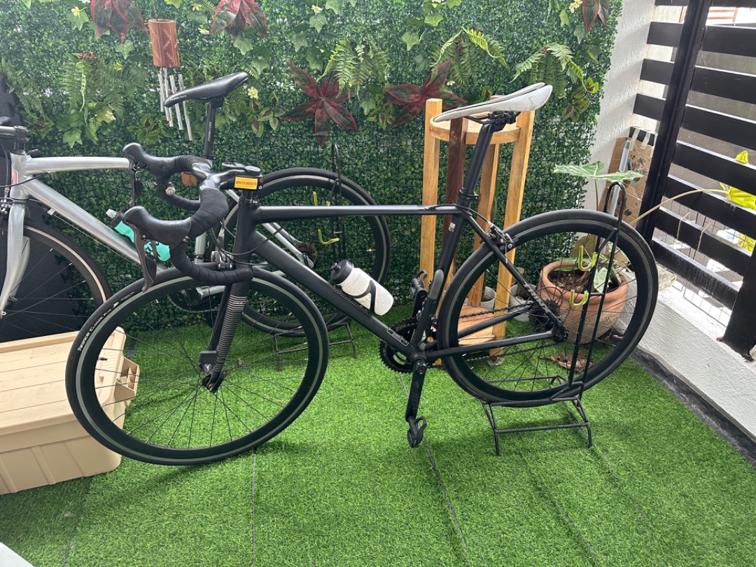 Trinx drive 1.1 road bike Sports Equipment Bicycles Parts