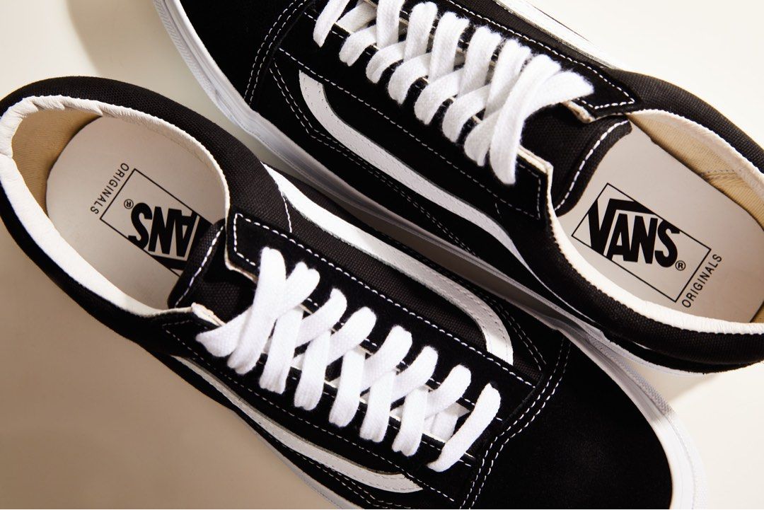 Vans old skool on sale platform off the wall
