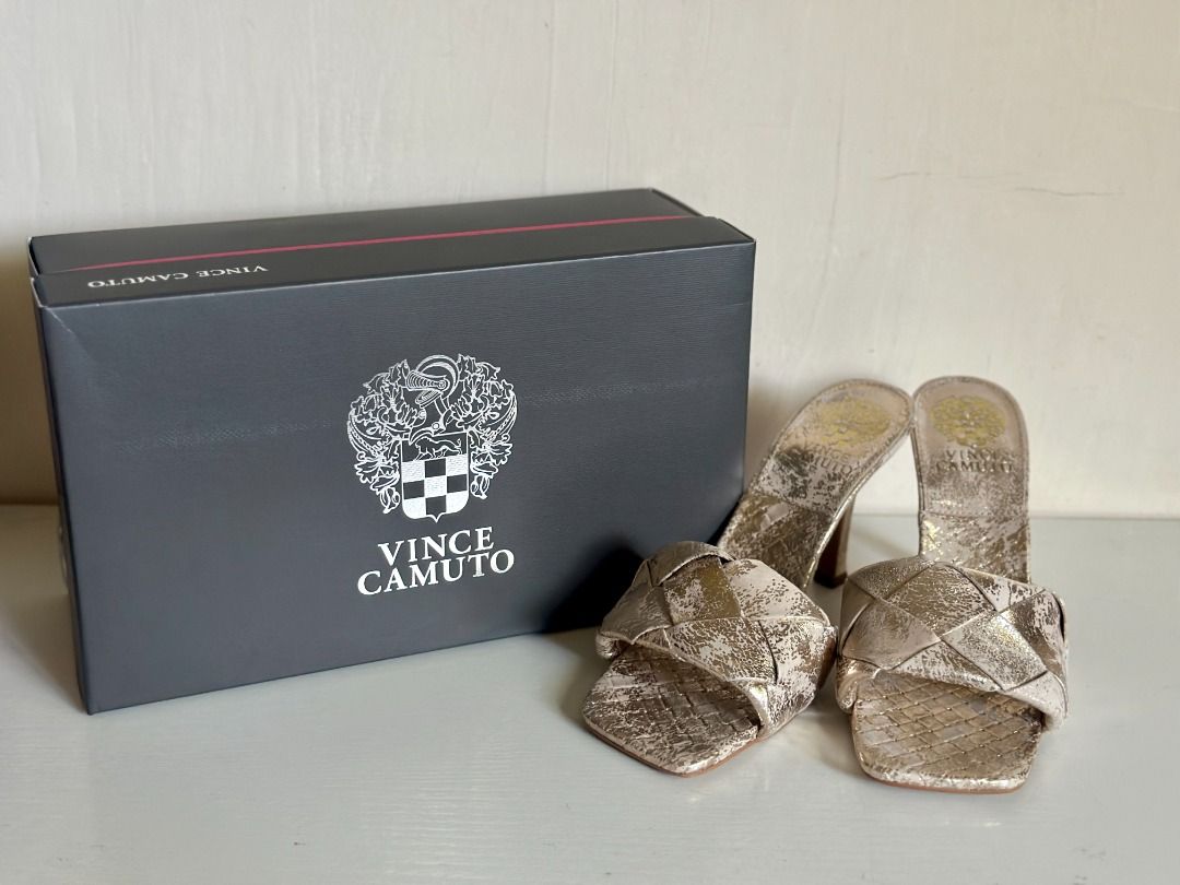 Vince camuto suede sandals store