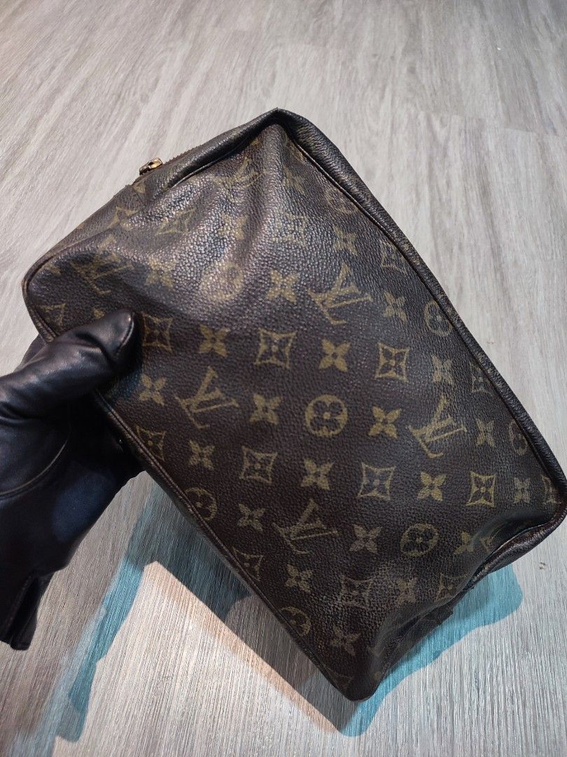 Vintage Louis Vuitton LV monogram toiletry bag, Luxury, Bags & Wallets on  Carousell