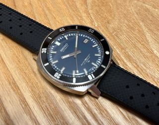 （分類：）位於 。 由 watcholdstories 提交（商品編號 1241004761，圖片 1）。簡介： 。