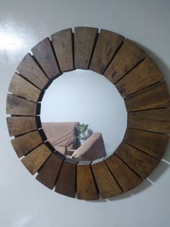 Wall accent mirror