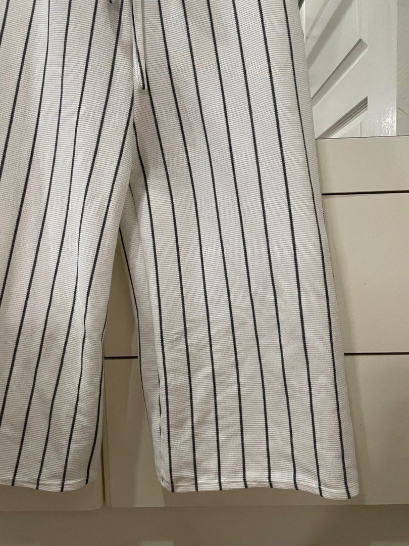 Black and white striped square pants discount