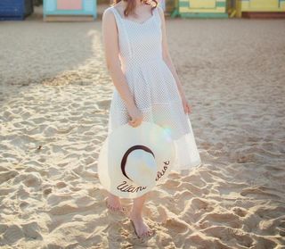 White midi dress pantai