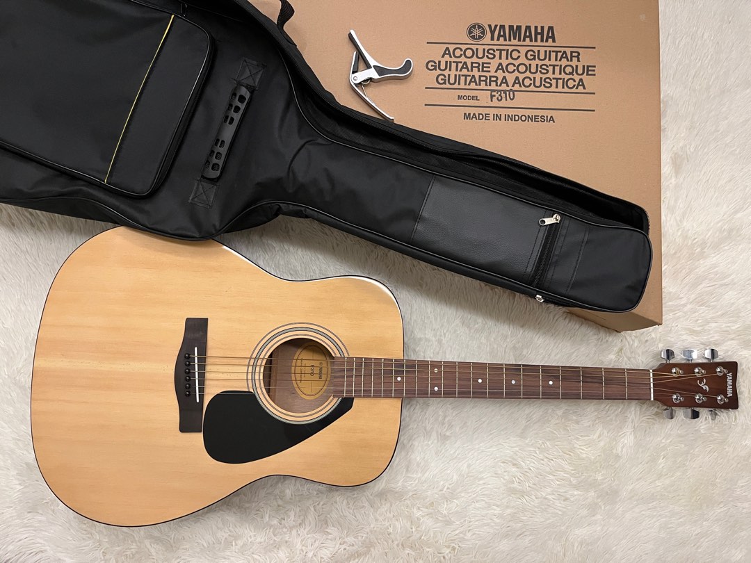 YAMAHA Guitar F310, Hobbies & Toys, Music & Media, Musical Instruments