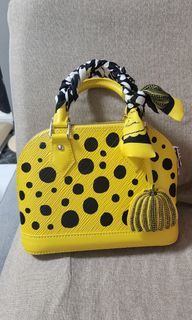 Hold) Louis Vuitton x Yayoi Kusama 草間彌生wallet, 名牌, 飾物及配件- Carousell