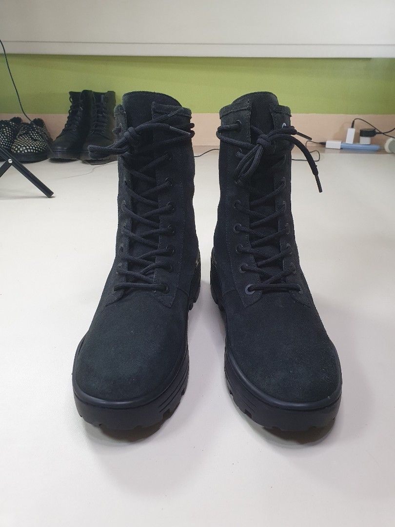 Yeezy Season 6 Combat Boots Thick Suede In Graphite Colorway, Men'S  Fashion, Footwear, Boots On Carousell