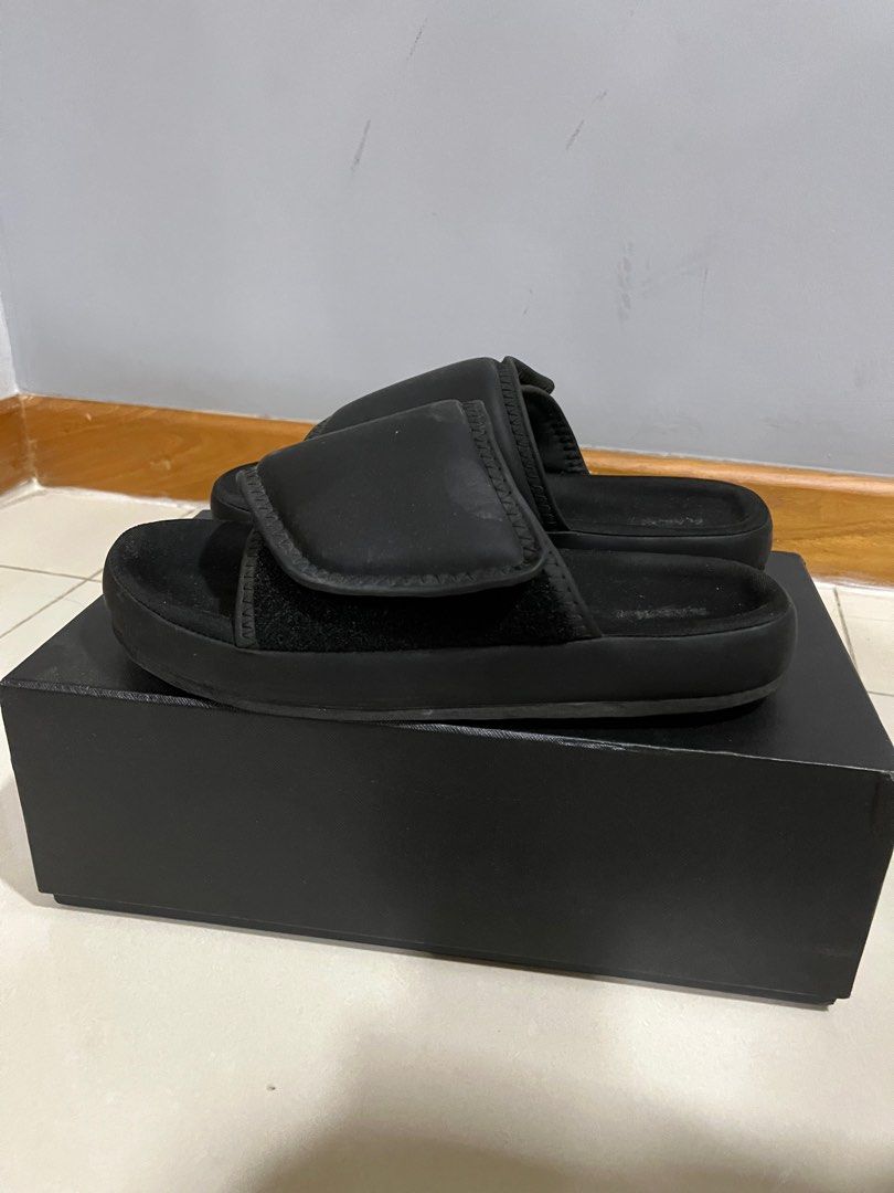 yeezy season 7 slides price