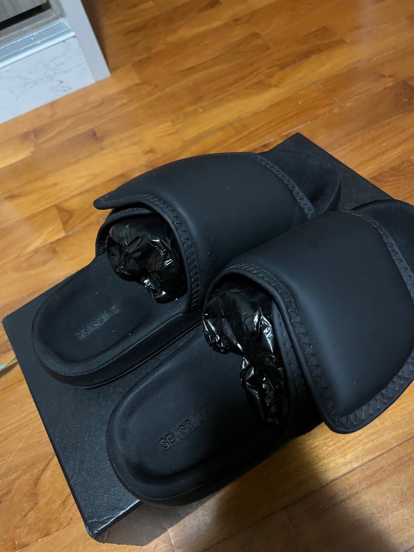 Yeezy season 7 slides price cheap