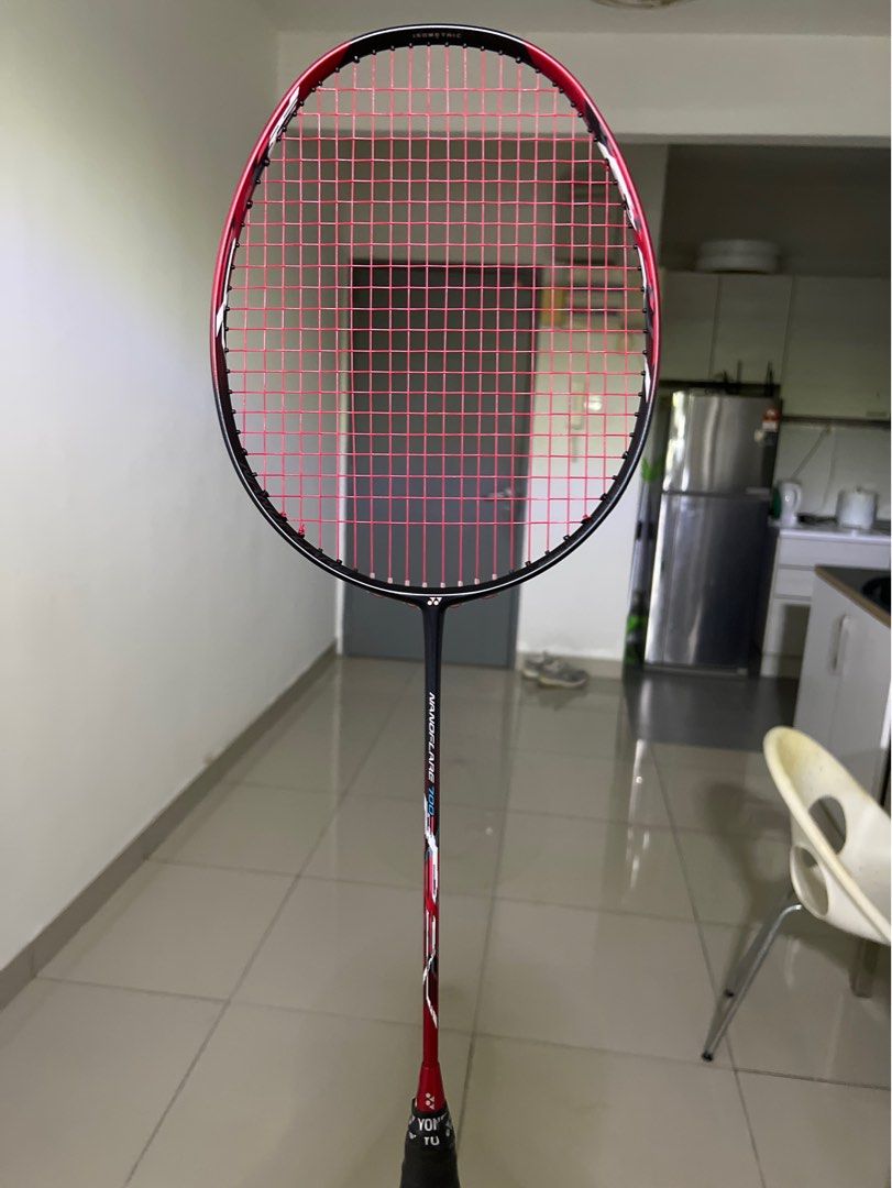 Yonex Nanoflare 700 4UG5, Sports Equipment, Sports & Games, Racket