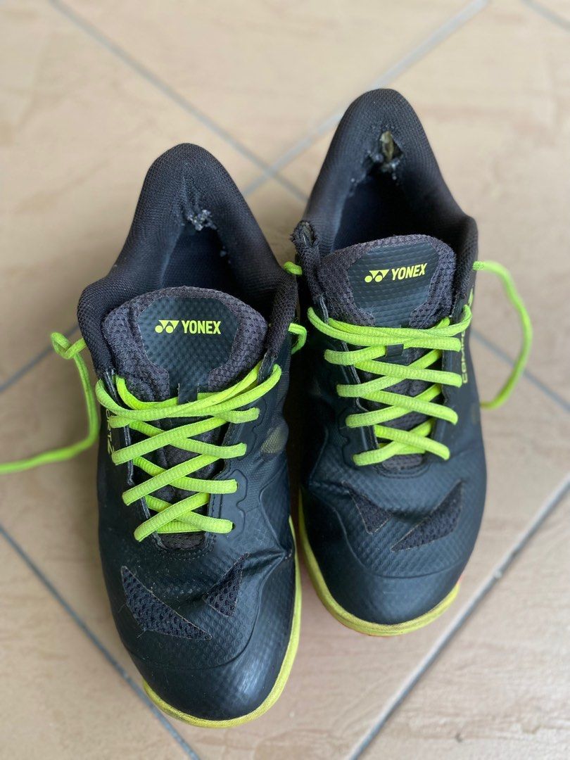 Yonex power cushion on sale badminton shoes mens