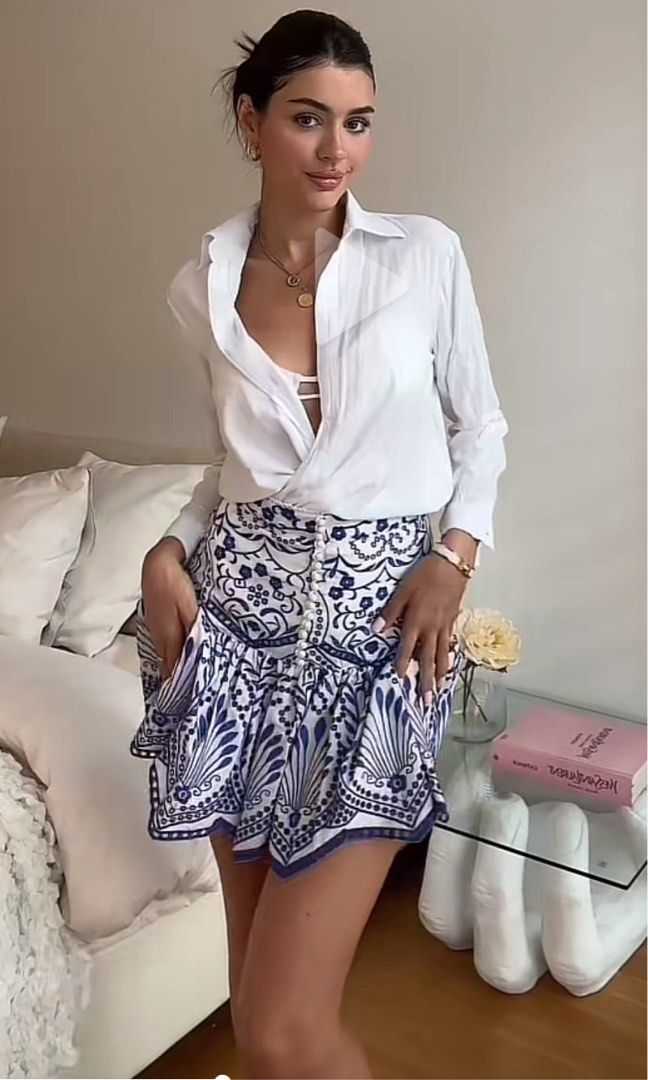Embroidered mini skirt zara 2025