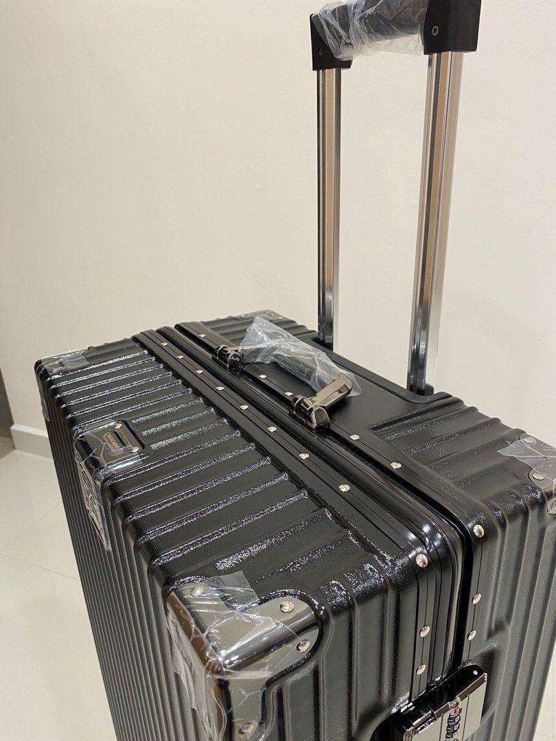 Best Zipperless Luggage for the Ultimate in Security