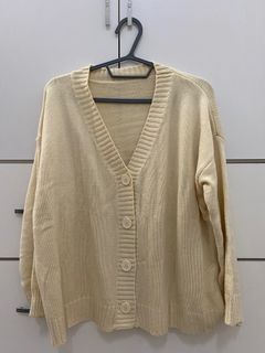 杏色針織外套