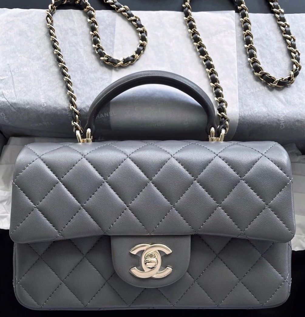 RARE* Chanel Vintage White Caviar Mini Square Flap Bag with 24K Gold –  Sellier