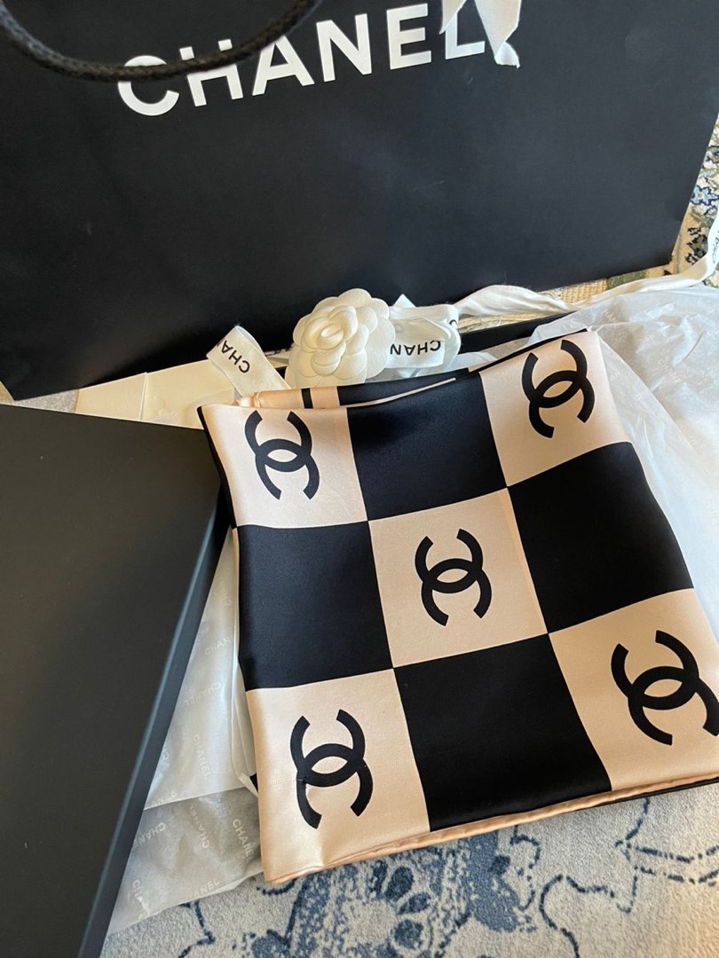 💯 AUTHENTIC CHANEL Square Scarf ., Luxury, Accessories on Carousell