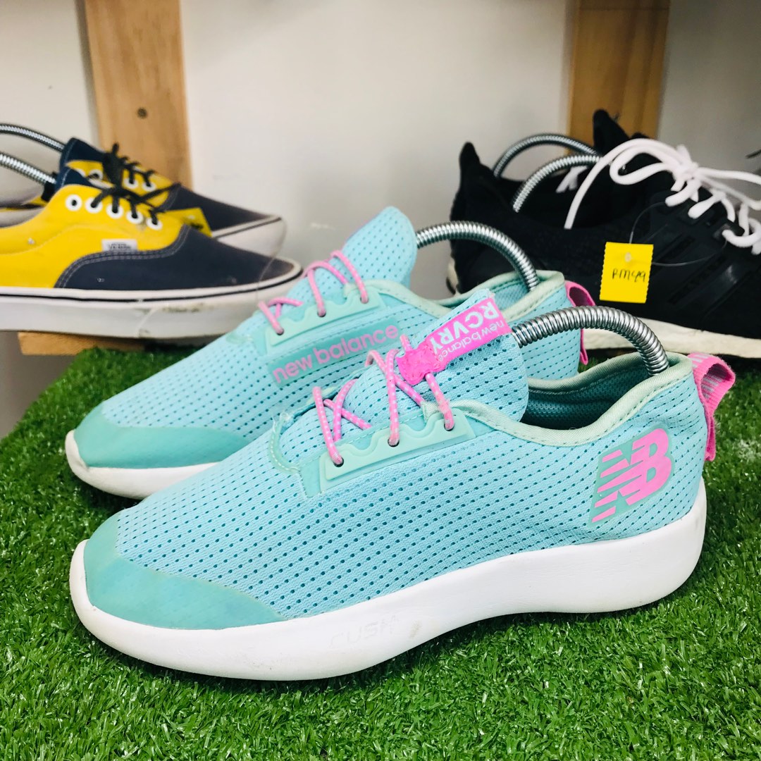 NEW BALANCE CUSH USED ITEM BUNDLE SNEAKER JOGGING RUNNING