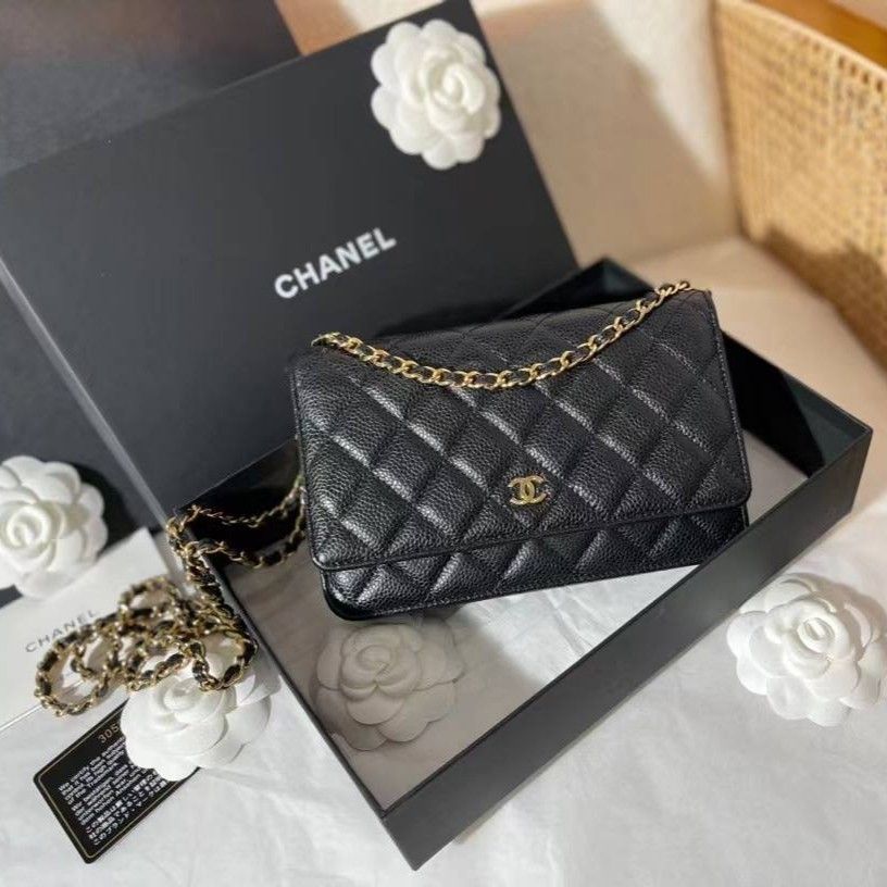 [ PRE-ORDER ], Preloved Almost Like New Chanel Caviar Wallet On Chain.  Serial 30.
