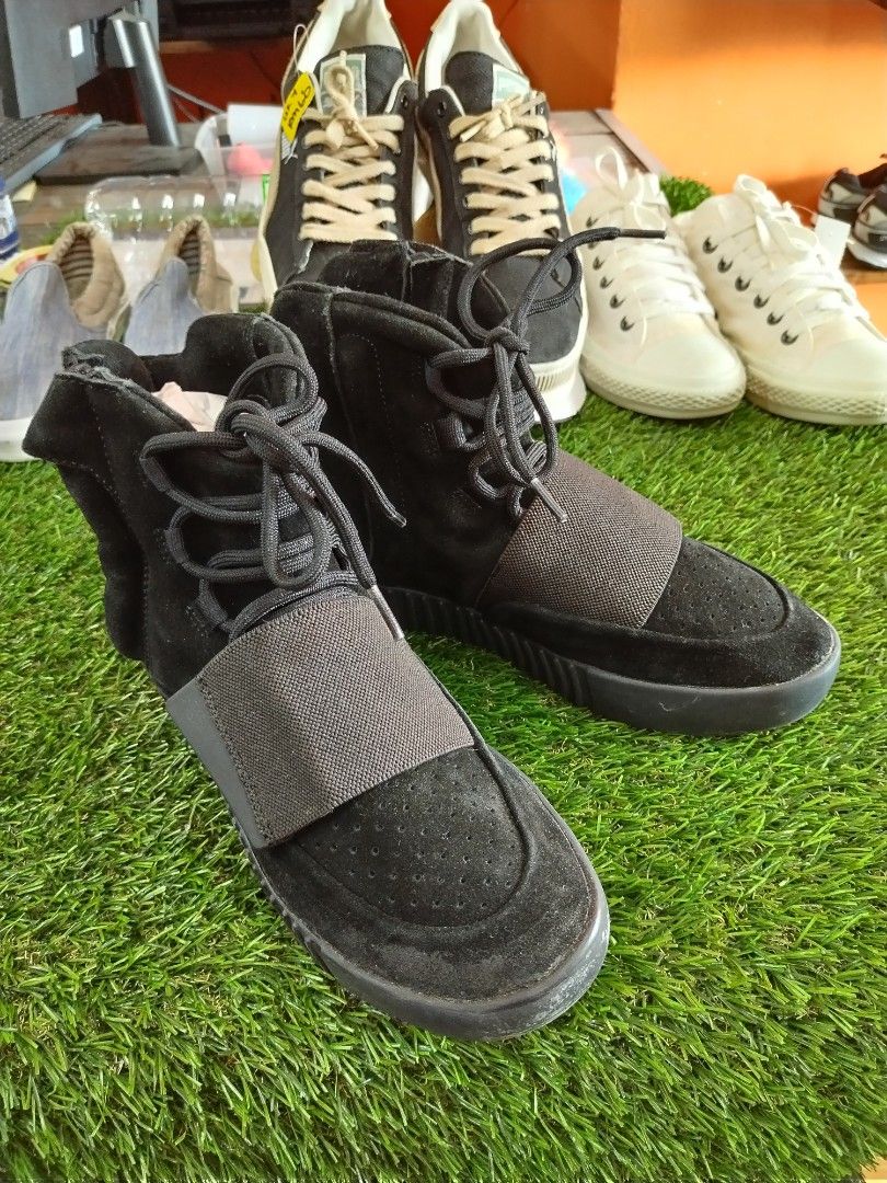 Harga adidas top yeezy 750