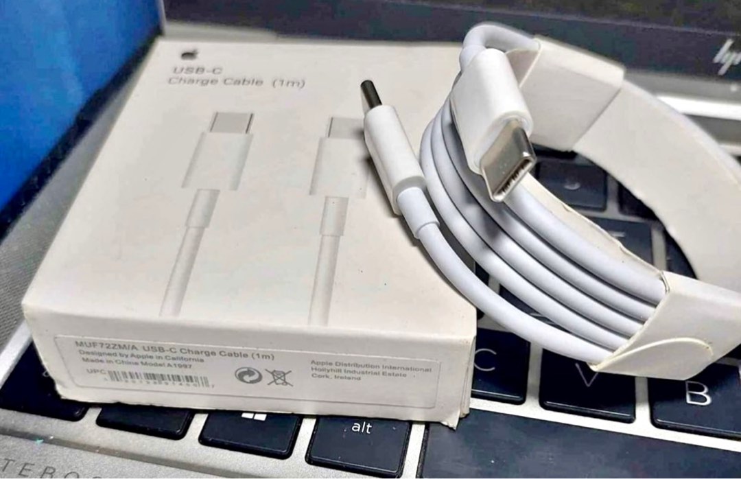 APPLE Charging Cord slightly used Type C to Type C (1 Meter) on Carousell