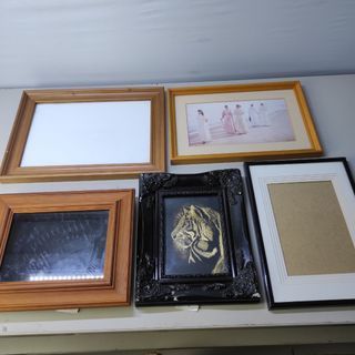 Assorted picture frame home decor from the  UK @ 195 each