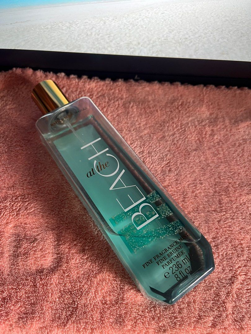 At the Beach (Bath and Body Works) (Category: Fragrance & Deodorants) located in Paranaque City. Submitted by chizbun (Listing ID 1241277665, Image 3). Description: At the Beach (Bath and Body Works) Juice level - please see photo (more than 50%) RFS: decluttering scents Fragrance What it smells like: the perfect beach day (sand, sun, waves and all). Fragrance notes: frangipani blossoms, toasted coconut and bergamot waters. Fresh, beachy, coconut