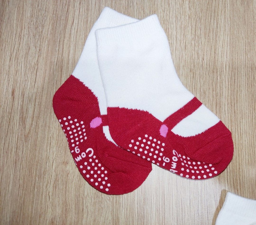 Baby socks 9 12 months hotsell
