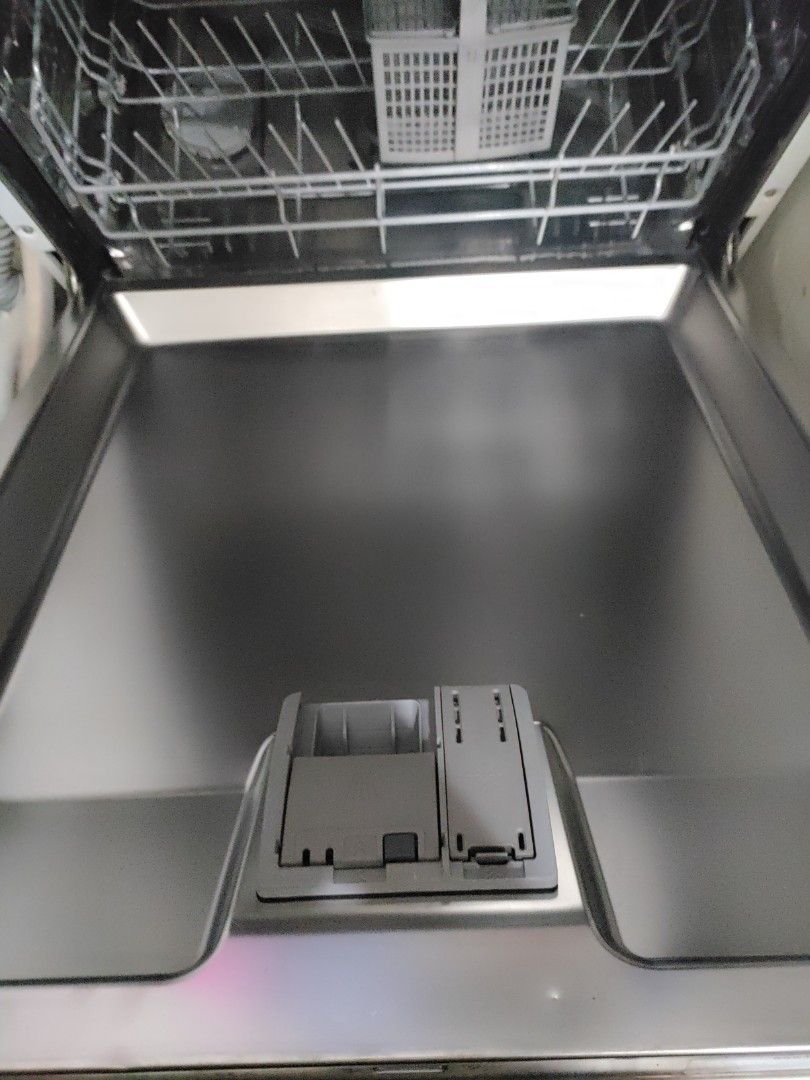 Bosch 24 Wide Top Control 48 Decibel Dishwasher With Bar