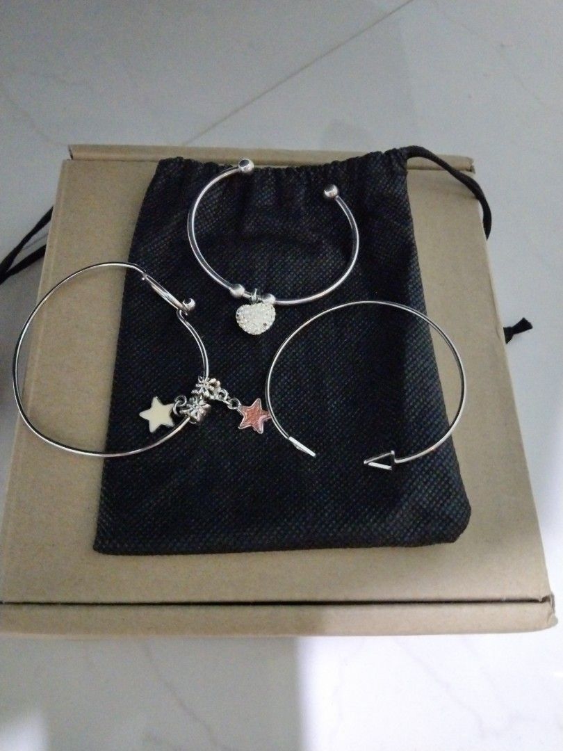 Bracelets with charms Women s Fashion Jewelry Organisers