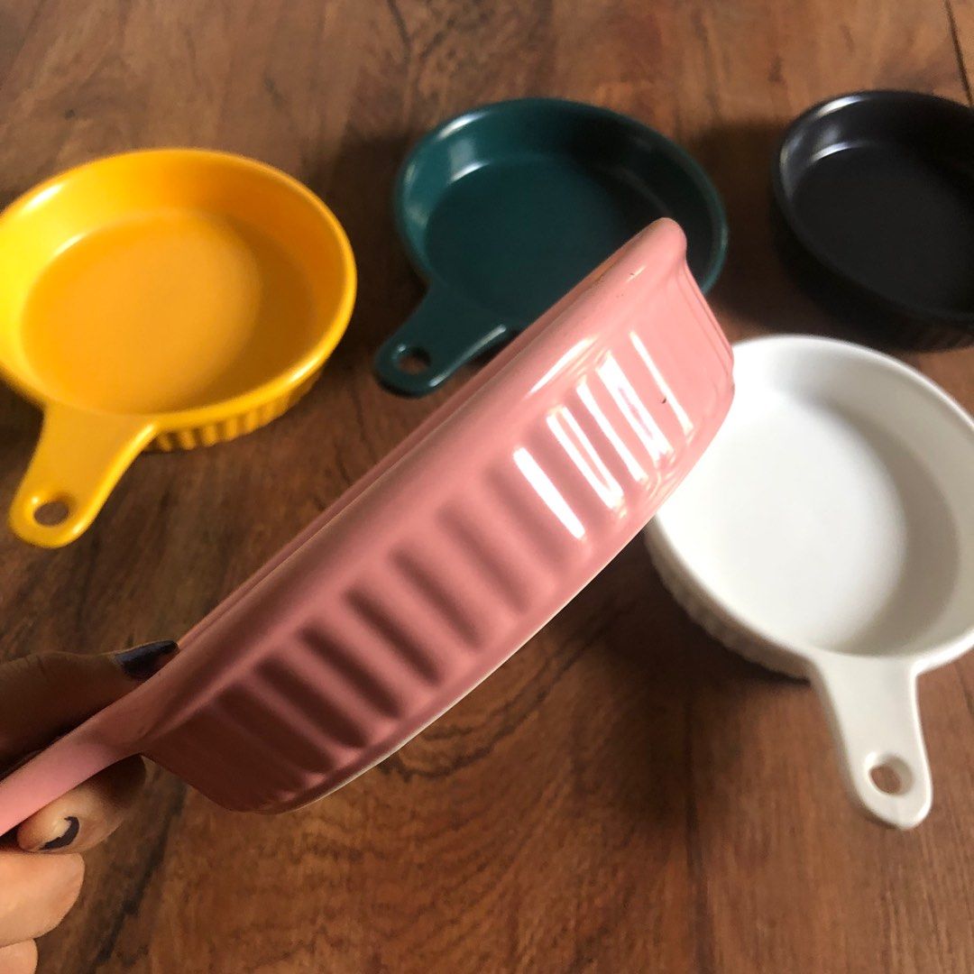 Ceramic Round Mini Baking Pan with Handle Brand New (Category: Bakeware) located in Rizal. Submitted by closetbydaisy (Listing ID 1241273705, Image 3). Description: .