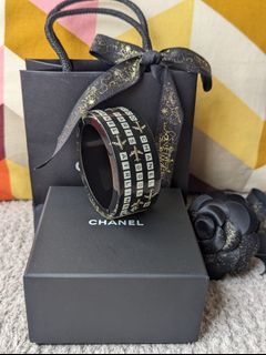 Chanel CC 16S Airlines Paris 005 Resin Black Logo Bracelet Bangle box