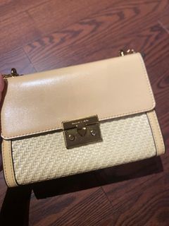 （分類：）位於 。 由 jaechickpark 提交（商品編號 1241376243，圖片 1）。簡介： 。