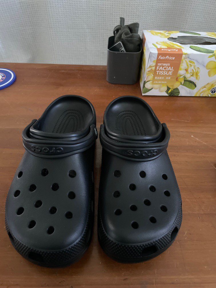 Mens black deals crocs size 8