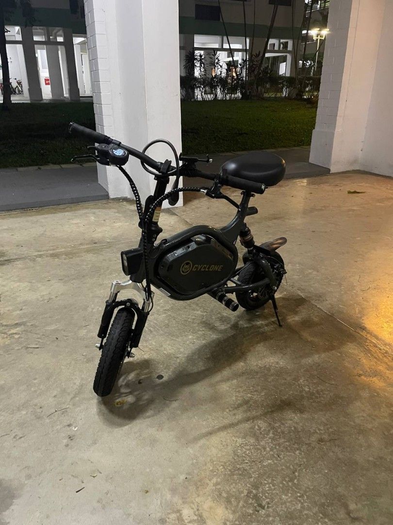 Cyclone Escooter, Sports Equipment, PMDs, EScooters & EBikes, E