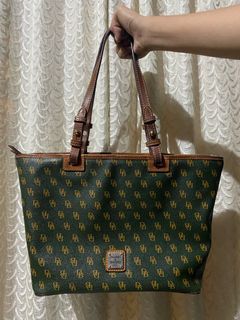 Dooney & Bourke Signature Gretta DB Leather Tote Handbag (green)