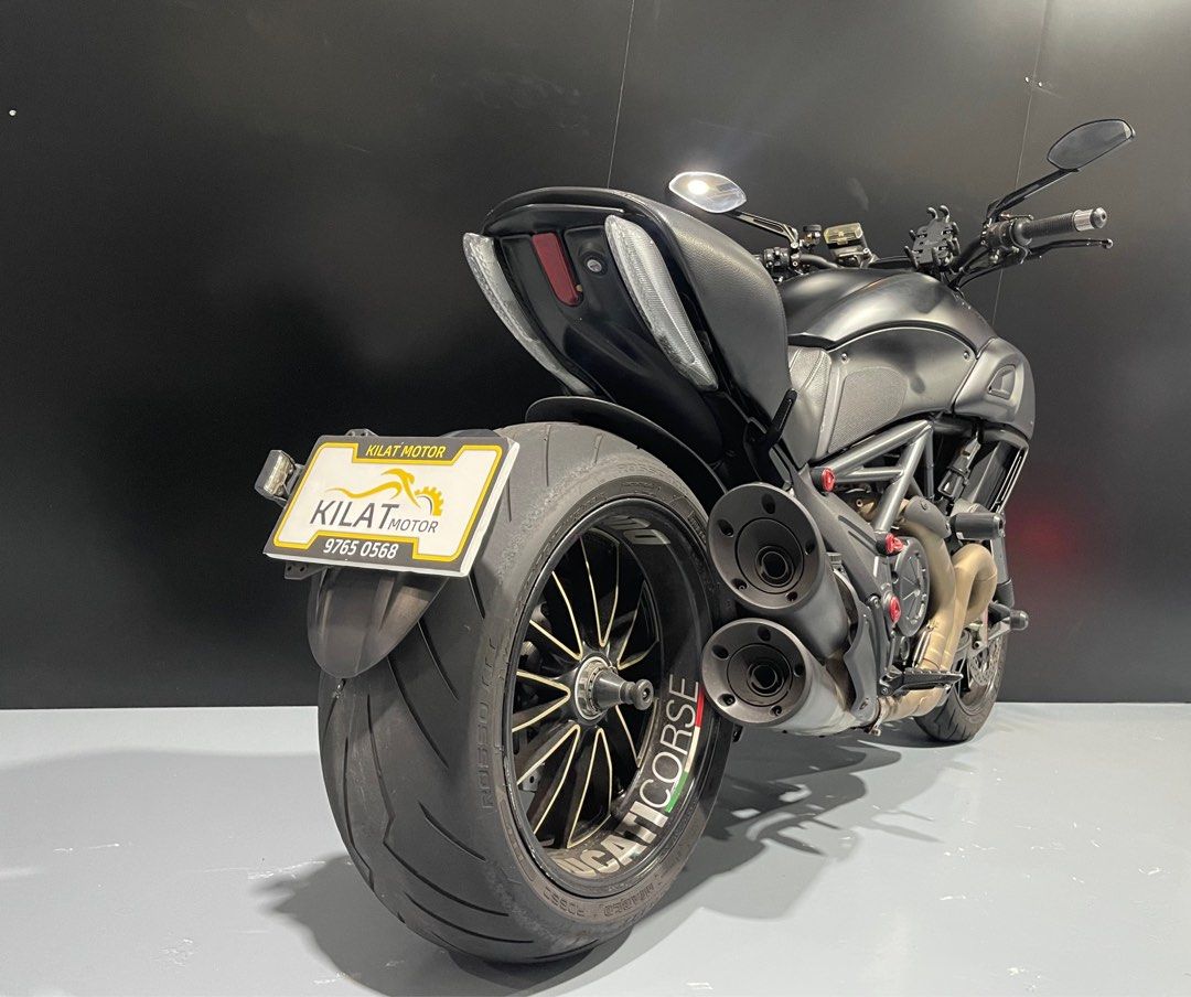 Diavel 1200s store