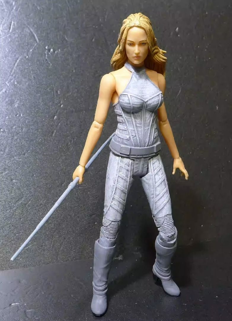 White canary shop action figure