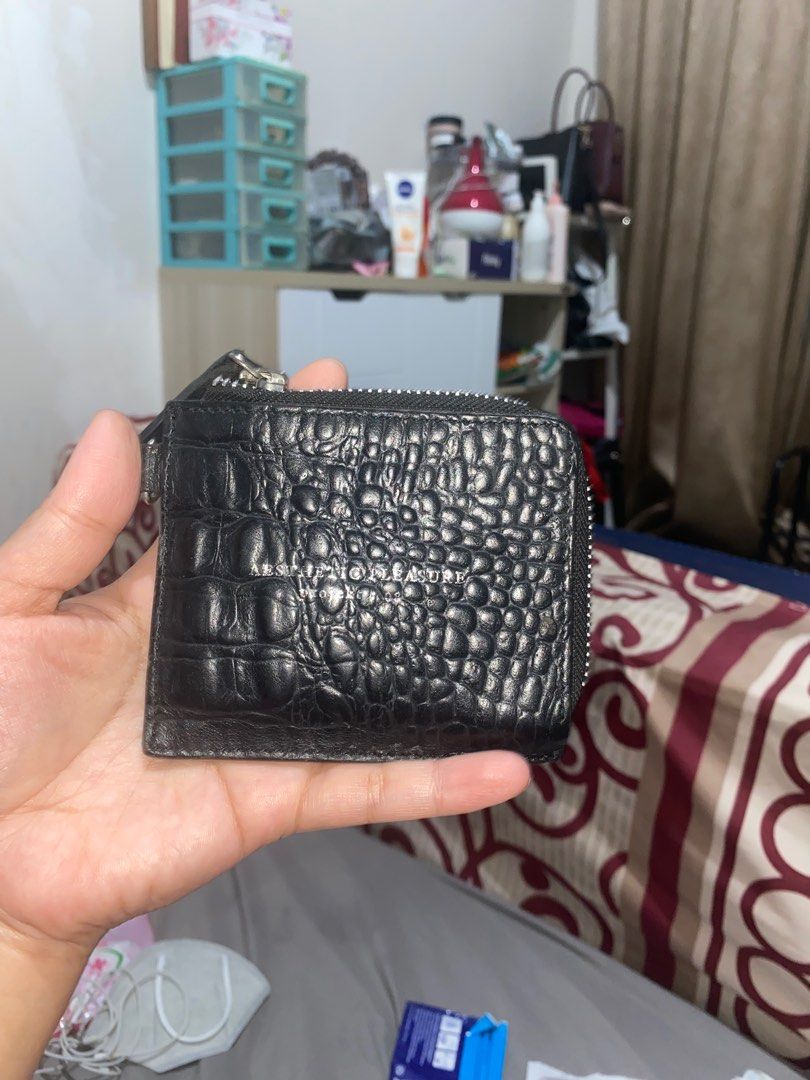 Gauss lanyard aesthetic pleasure, Fesyen Wanita, Tas & Dompet di Carousell