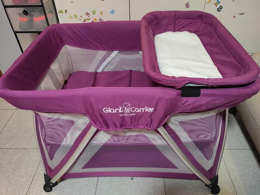 Giant carrier crib geoffrey hot sale