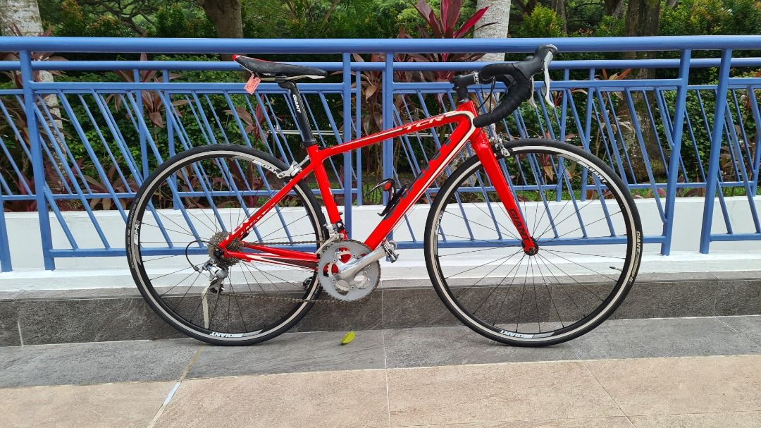 Giant Road Bike XS, Sports Equipment, Bicycles & Parts, Bicycles on Carousell