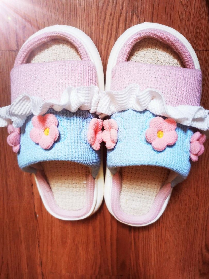 Girl on sale slipper shoes