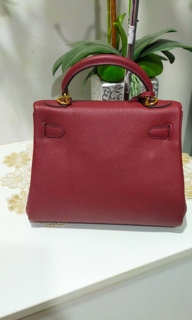 BUNDLE ITEM - HERMES KELLY RED TWO WAY LEATHER BAG, Women's Fashion, Bags &  Wallets, Tote Bags on Carousell