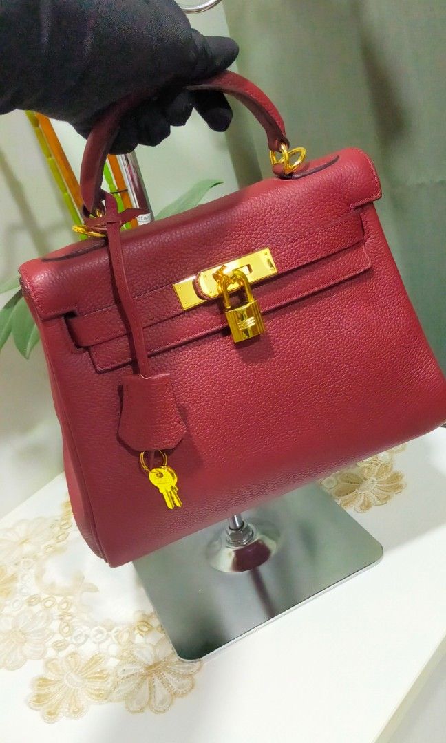 BUNDLE ITEM - HERMES KELLY RED TWO WAY LEATHER BAG, Women's Fashion, Bags &  Wallets, Tote Bags on Carousell