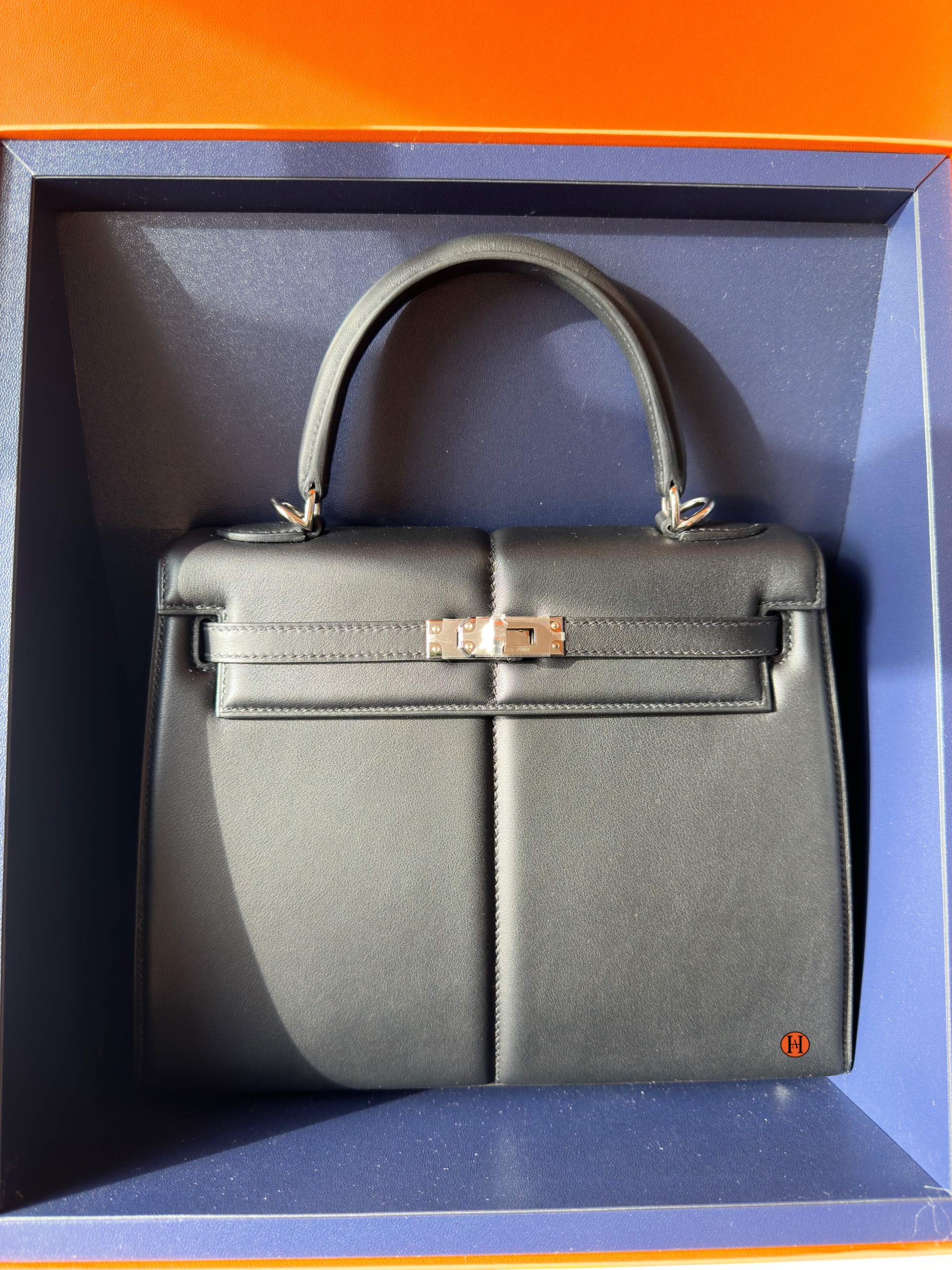 Hermès Birkin Sellier 25 Black Epsom PHW from 100% authentic materials!