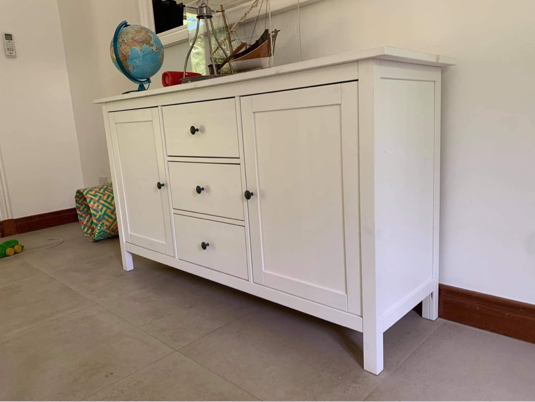 Hemnes online buffet table