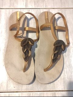 Ipanema Grendene gold sandals