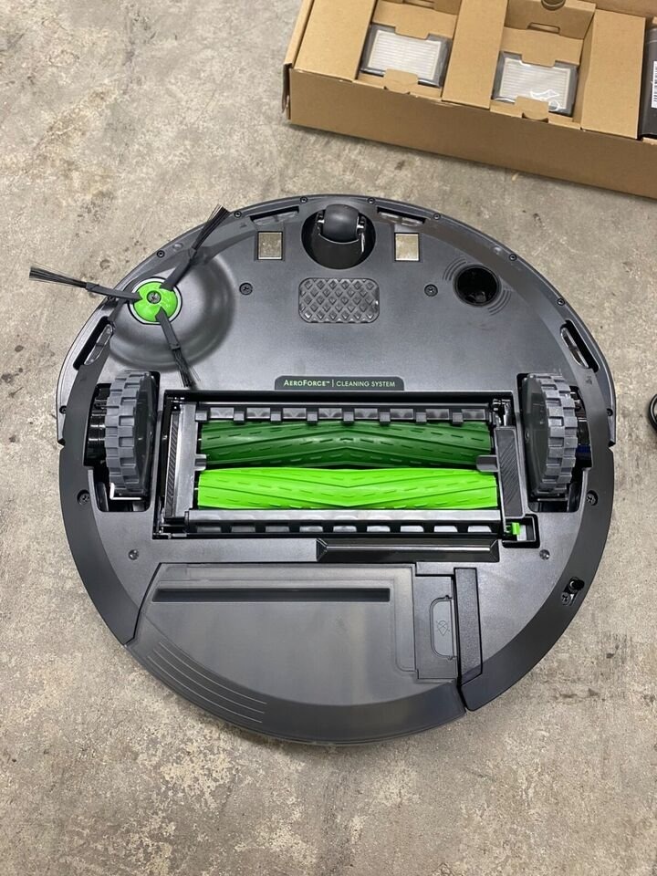 iRobot Roomba i4 Robot Vacuum, TV & Home Appliances, Vacuum Cleaner